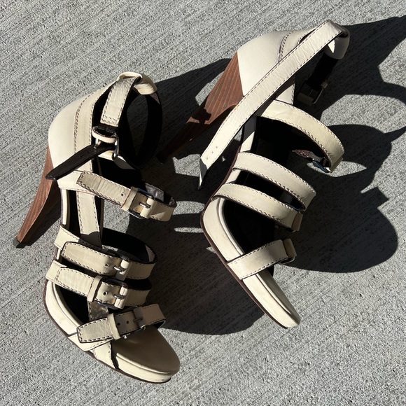 BCBG max Azira all leather cream  top and leather sole heels - Picture 4 of 5
